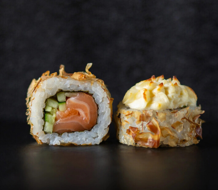 Ролл «Запечённый бонито»