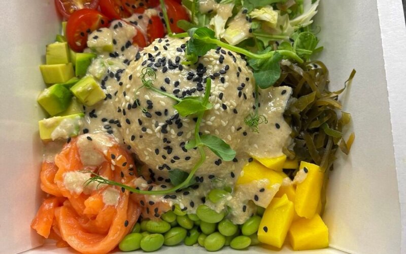 Поке с лососем