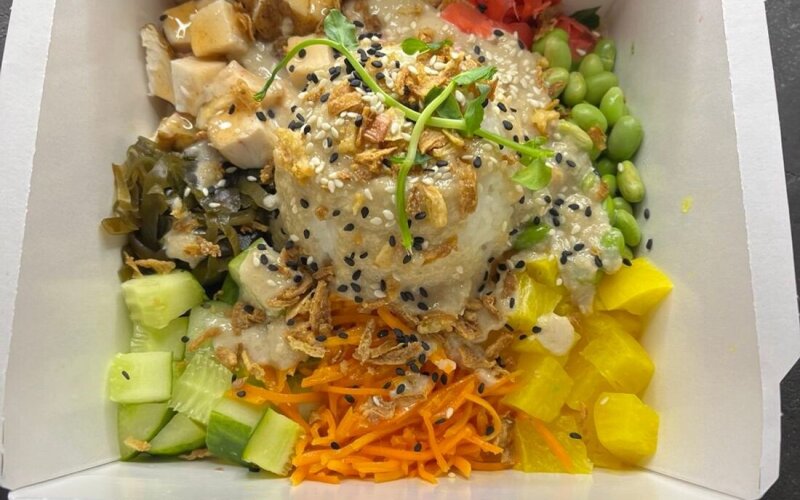 Поке с цыпленком