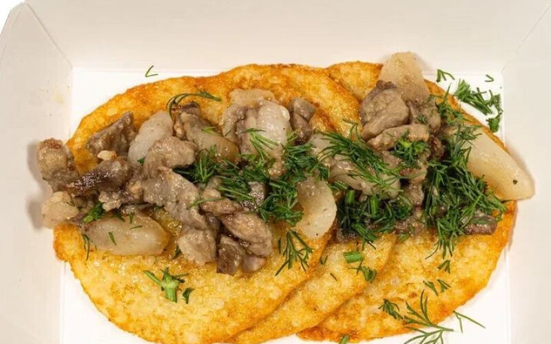 Драники со шкварками