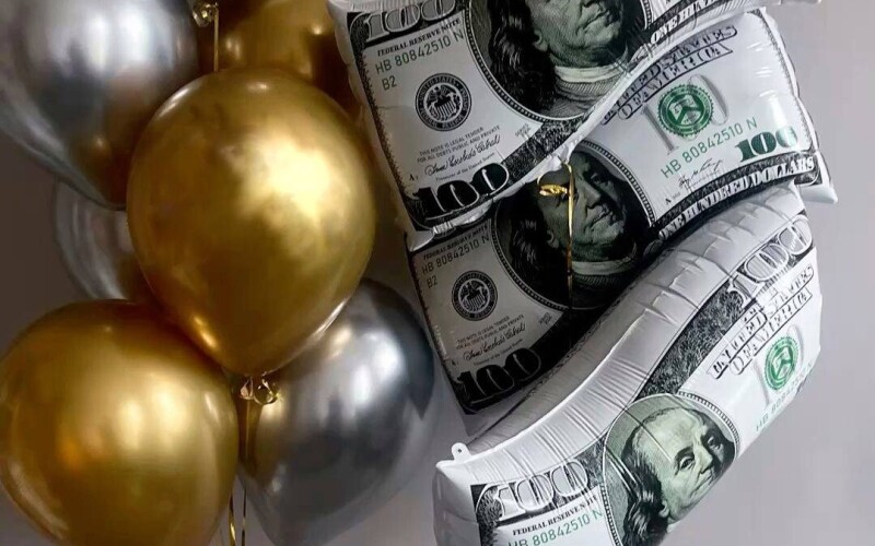 Набор шаров с банкнотами