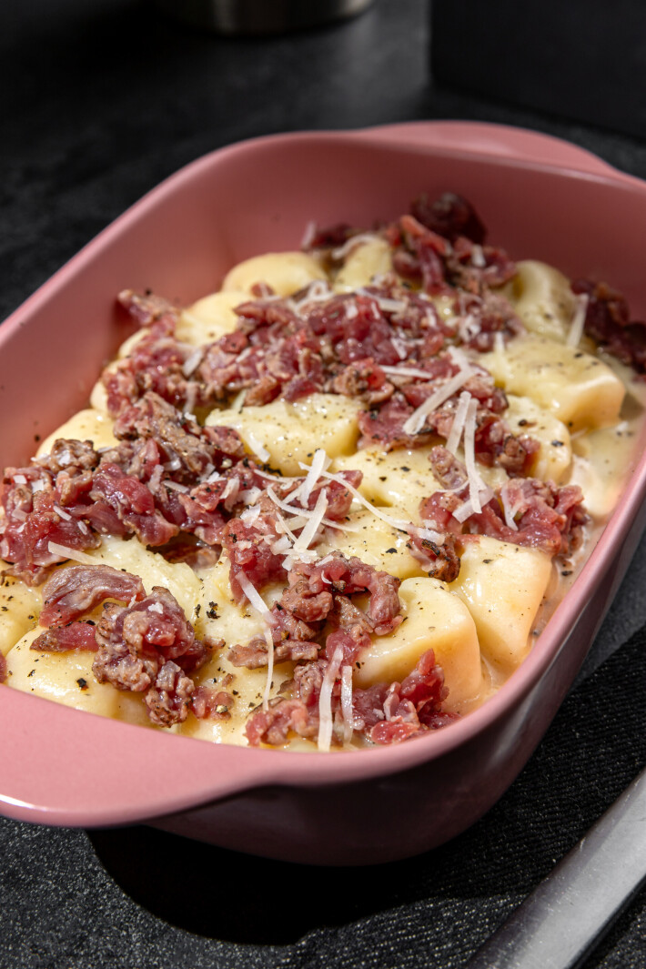 Ньокки Cacio E Pepe c опаленной говядиной