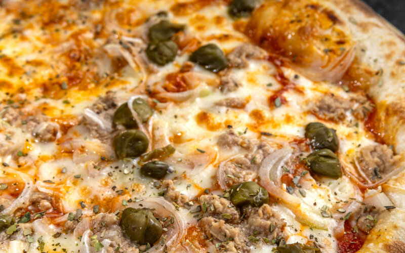 С тунцом и каперсами