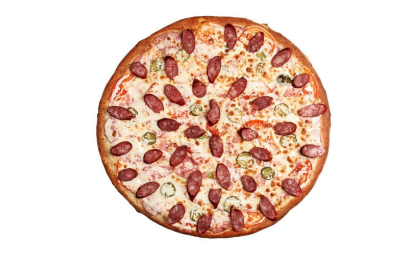 Пицца с колбасками и ветчиной