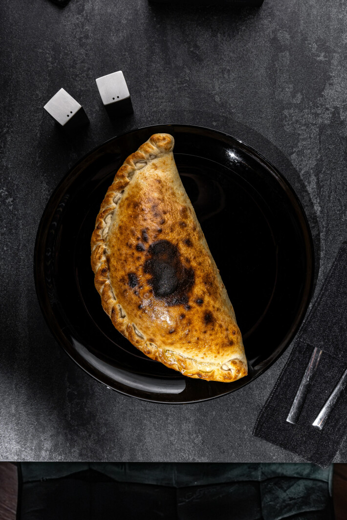 Кальцоне (закрытая пицца)