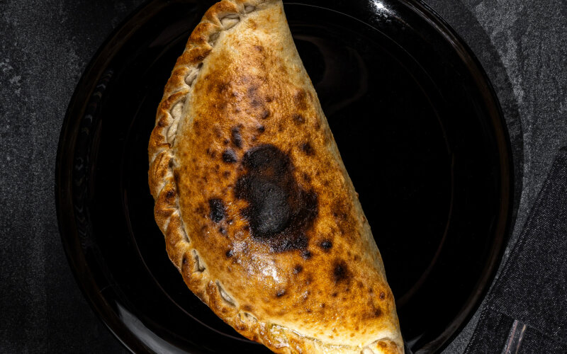 Кальцоне (закрытая пицца)