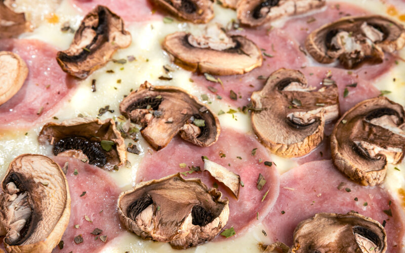 Ветчина и грибы