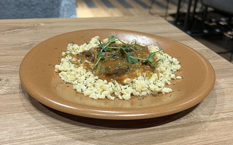 Азу по-татарски с рисом отварным