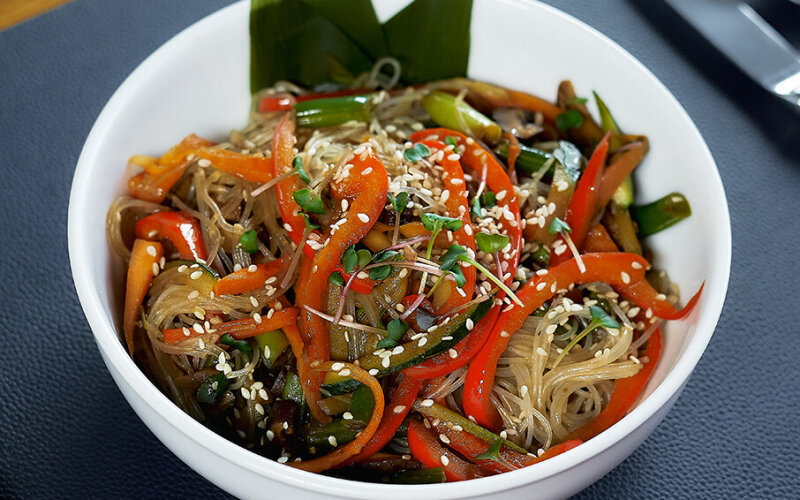 Лапша с овощами и шиитаки