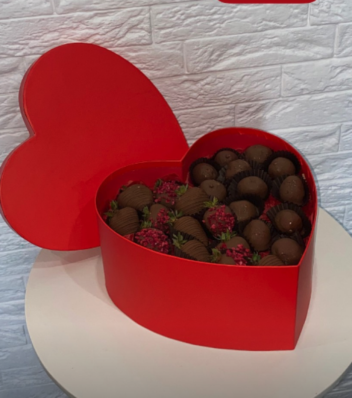 Бокс «Малина и Клубника в шоколаде»