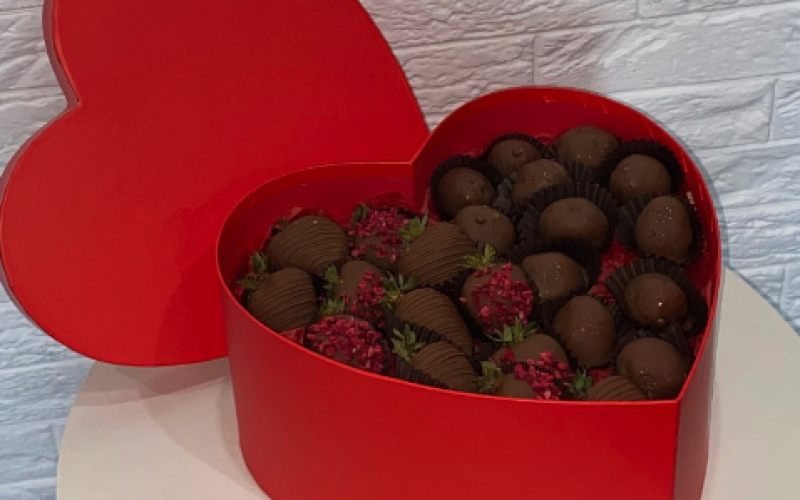 Бокс «Малина и Клубника в шоколаде»