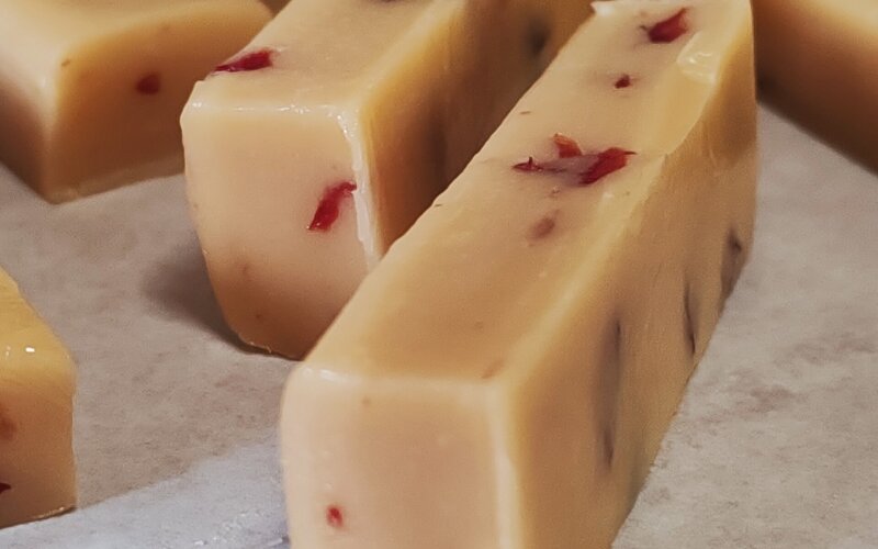 Ириска с клюквой со вкусом лесного ореха