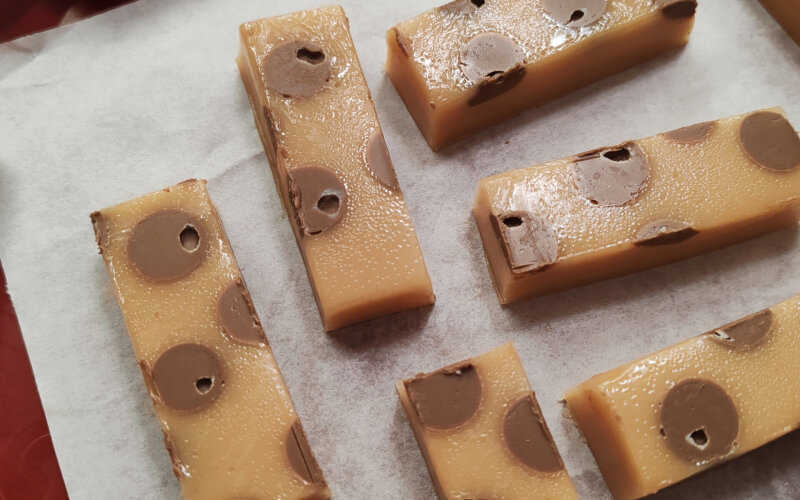 Ириска с молочным бельгийским шоколадом со вкусом вишни