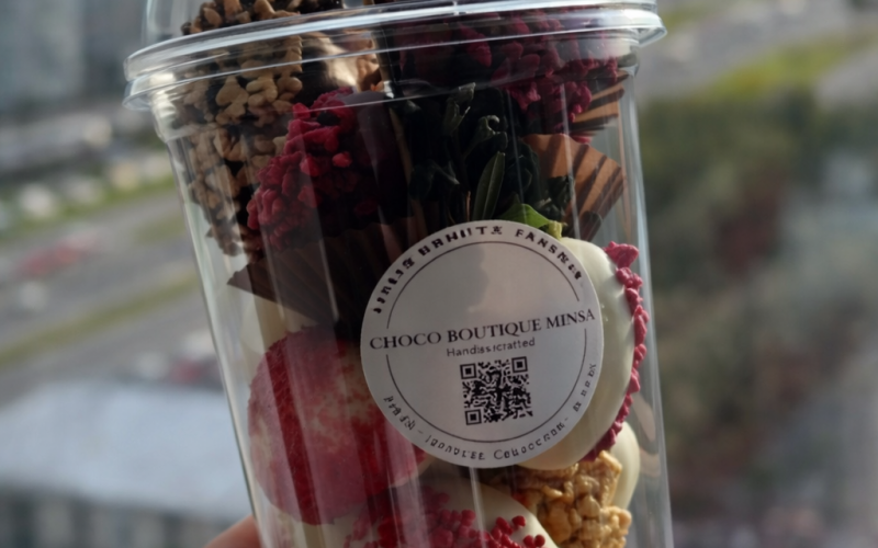 Стаканчик с клубникой