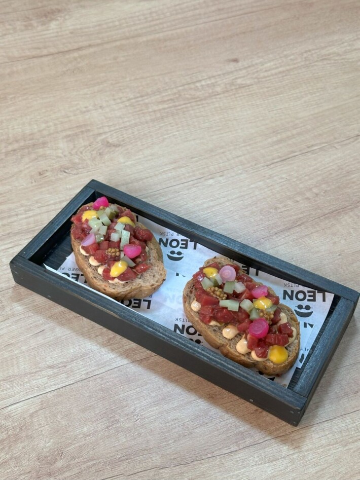 Брускетброд с говядиной