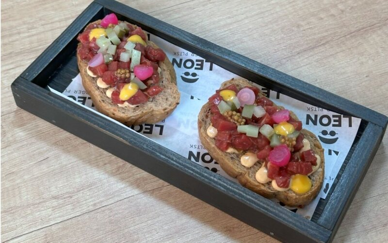 Брускетброд с говядиной