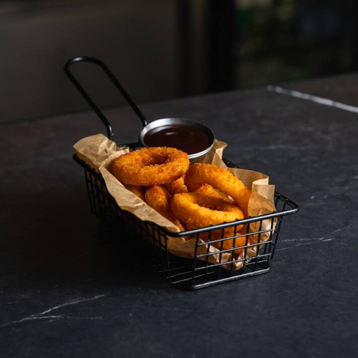 Луковые кольца с соусом «BBQ»