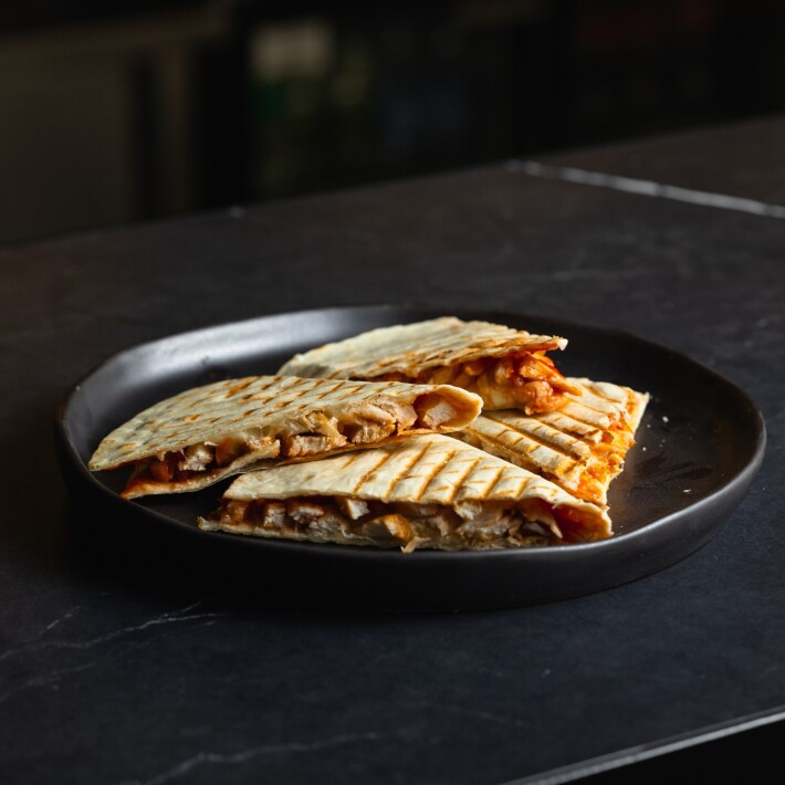 Кесадилья с цыплёнком