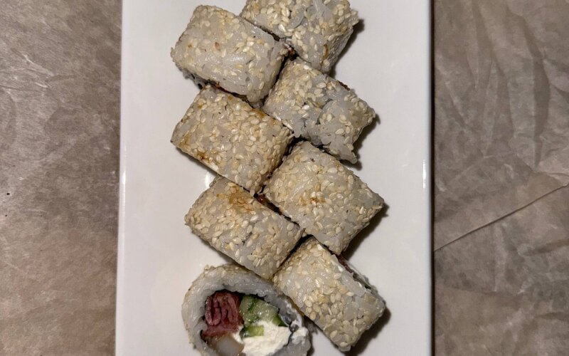 Ролл «Ика бэкон маки»