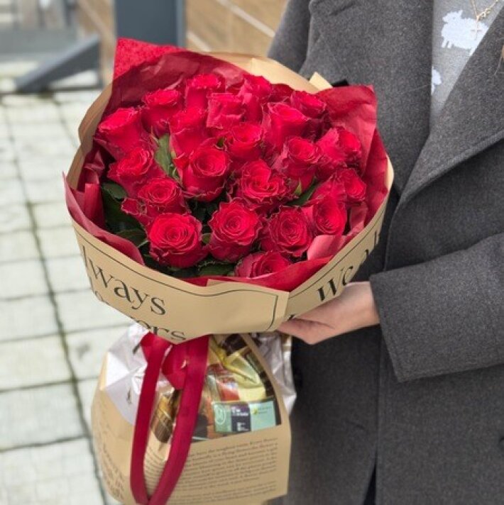 Букет роз «Мулен Руж», 25 роз