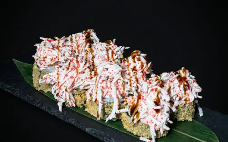 Тёплый ролл с крабом