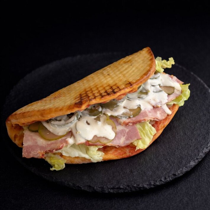 Пита с грудинкой