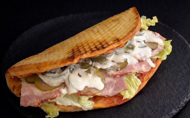 Пита с грудинкой