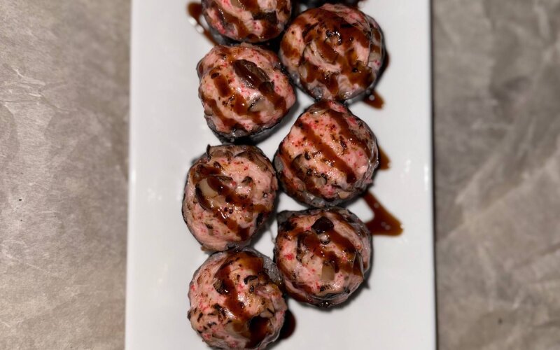 Запечённый ролл с курицей и грибами