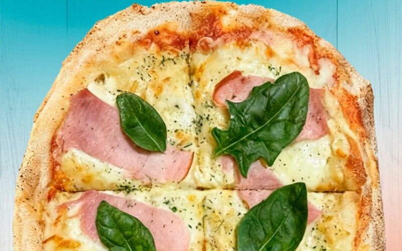 Римская пицца ветчина и сыр