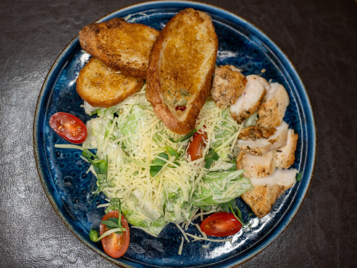 Салат «Цезарь» с курицей