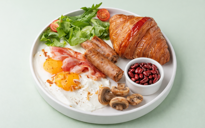 Большой английский завтрак с баварскими колбасками