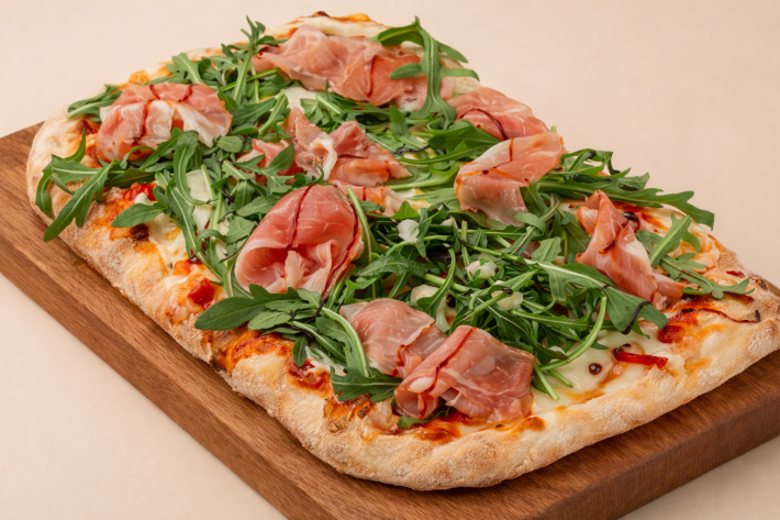 Пинса «Прошутто»