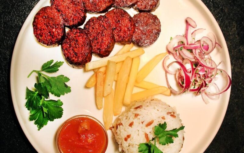 Мерв Суджук