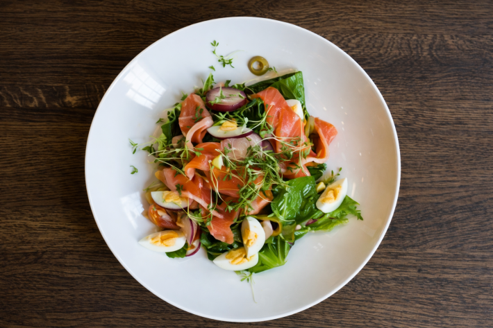 Салат с сёмгой