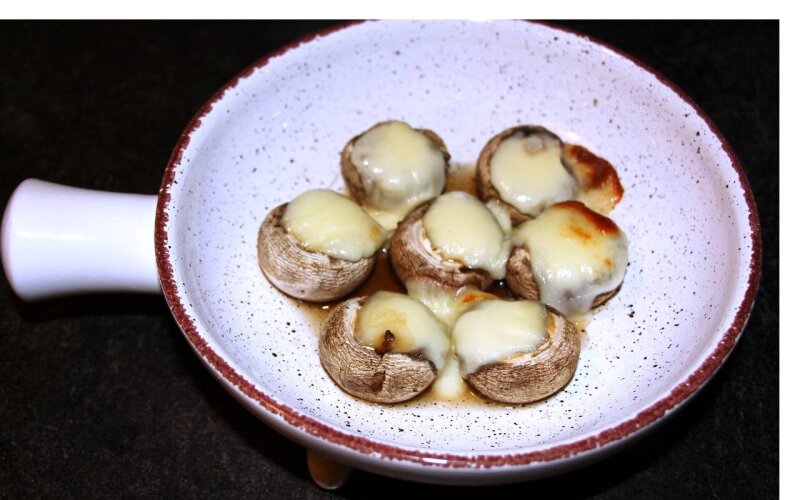 Шампиньоны с сыром