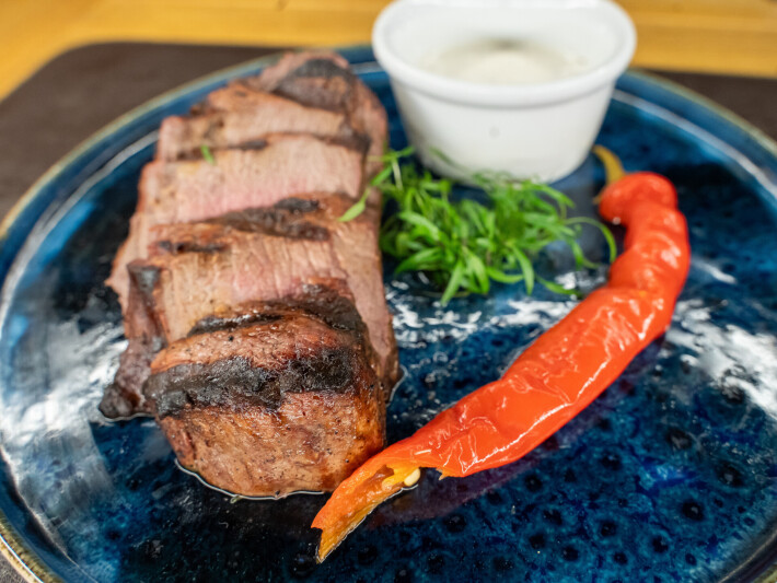 Миньон из говядины со сливочным соусом