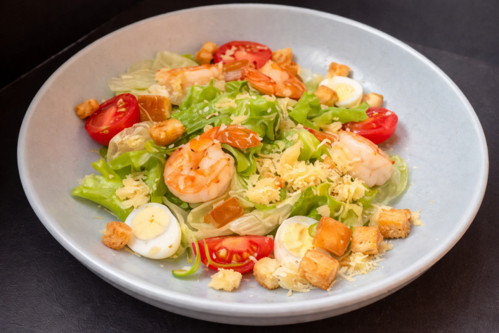 Салат «Цезарь» с креветками
