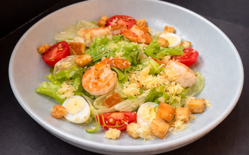 Салат «Цезарь» с креветками