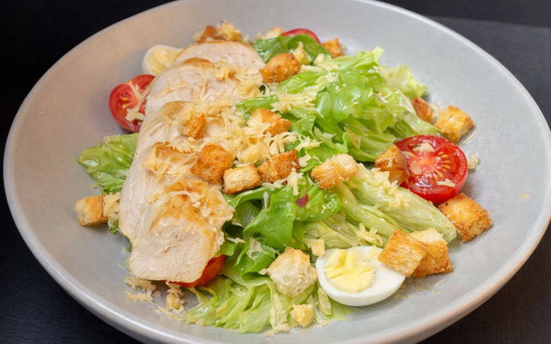 Салат «Цезарь» с курицей