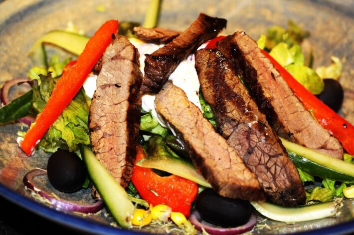 Салат с вырезкой