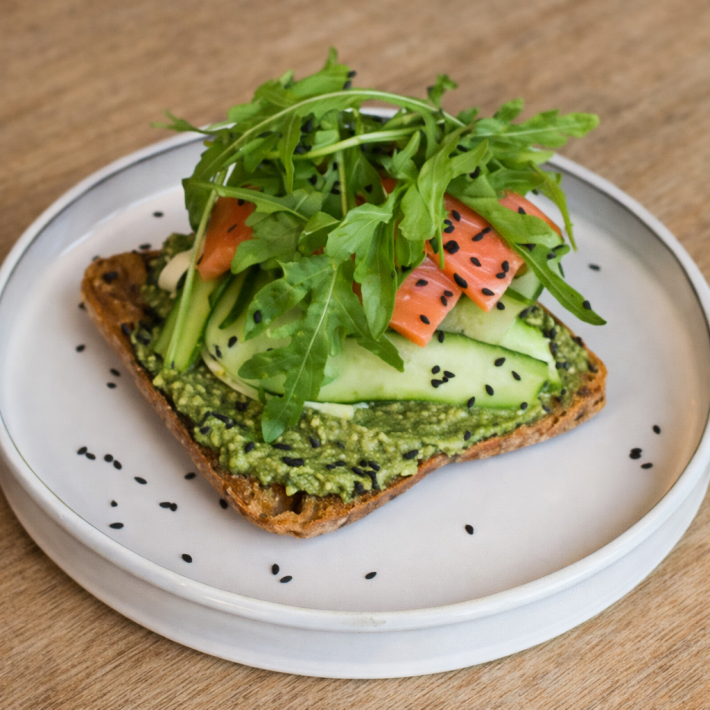 Тост с лососем