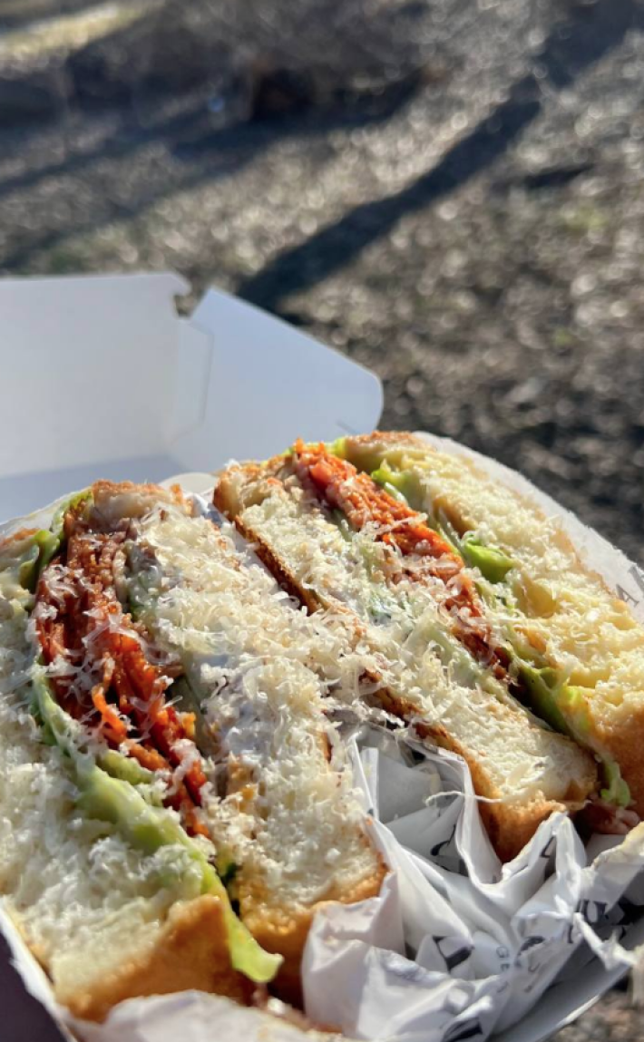 Сэндвич пепперони и бекон