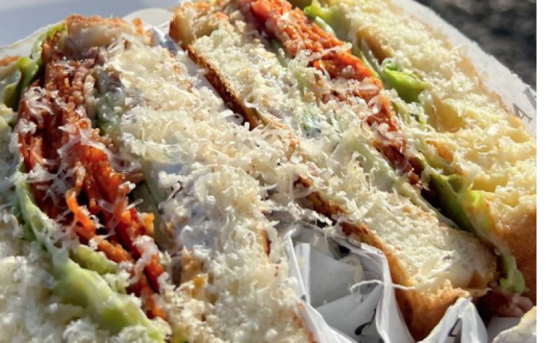 Сэндвич пепперони и бекон