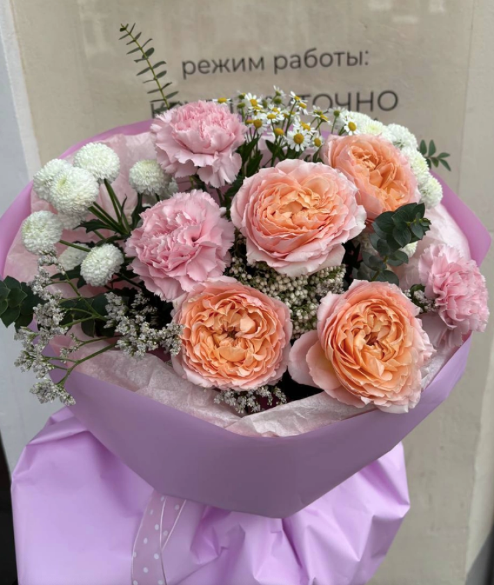 Букет «Авторский» с кустовой розой и танацетумом