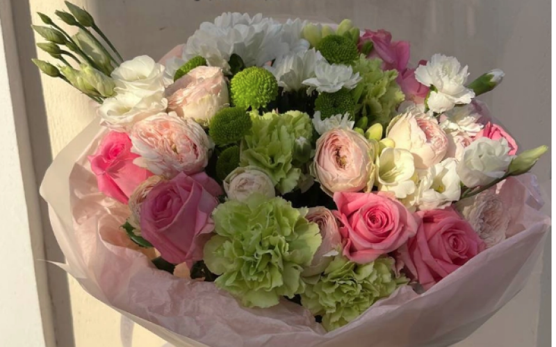 Букет «Авторский» в нежно-зеленых тонах