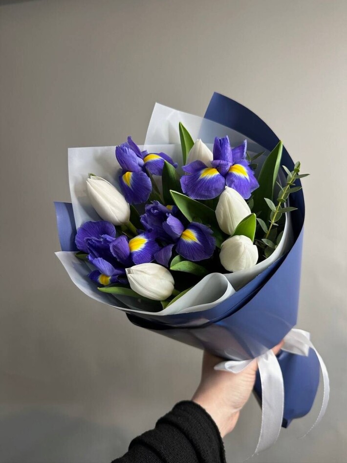 Тюльпан с 10 ирисами