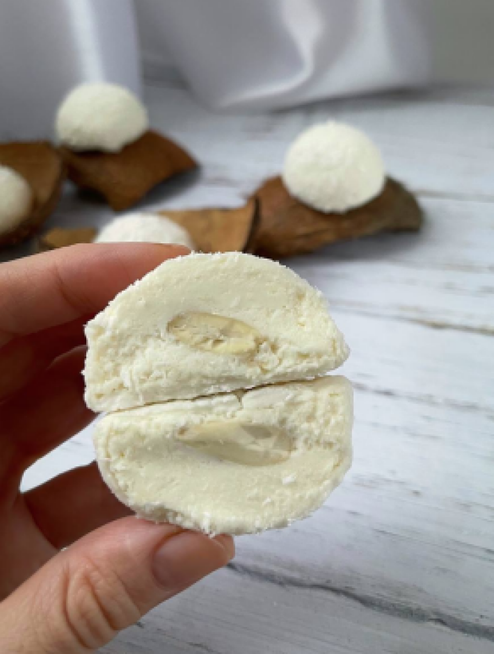 Пирожное моти «Рафаэлло»