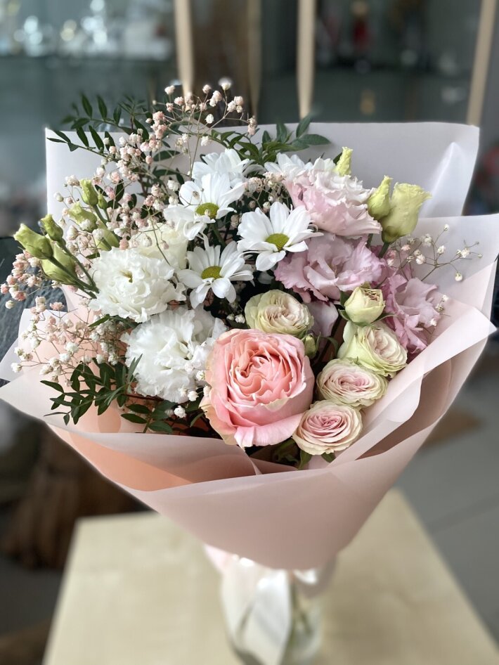 Букет сборный с эустомой.