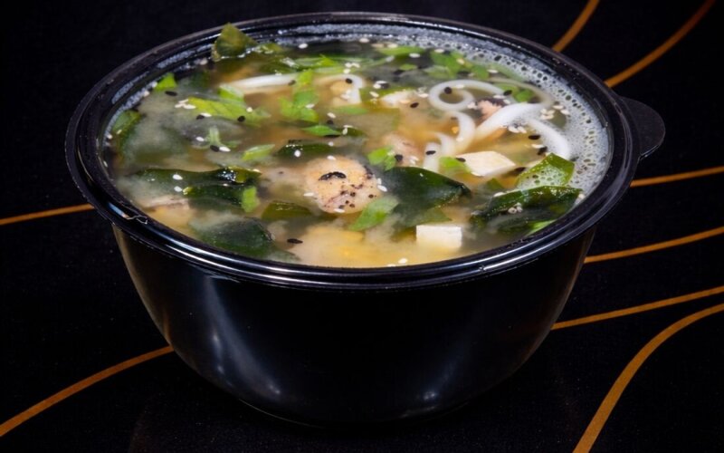 Мисо суп с курицей «Сибуки»