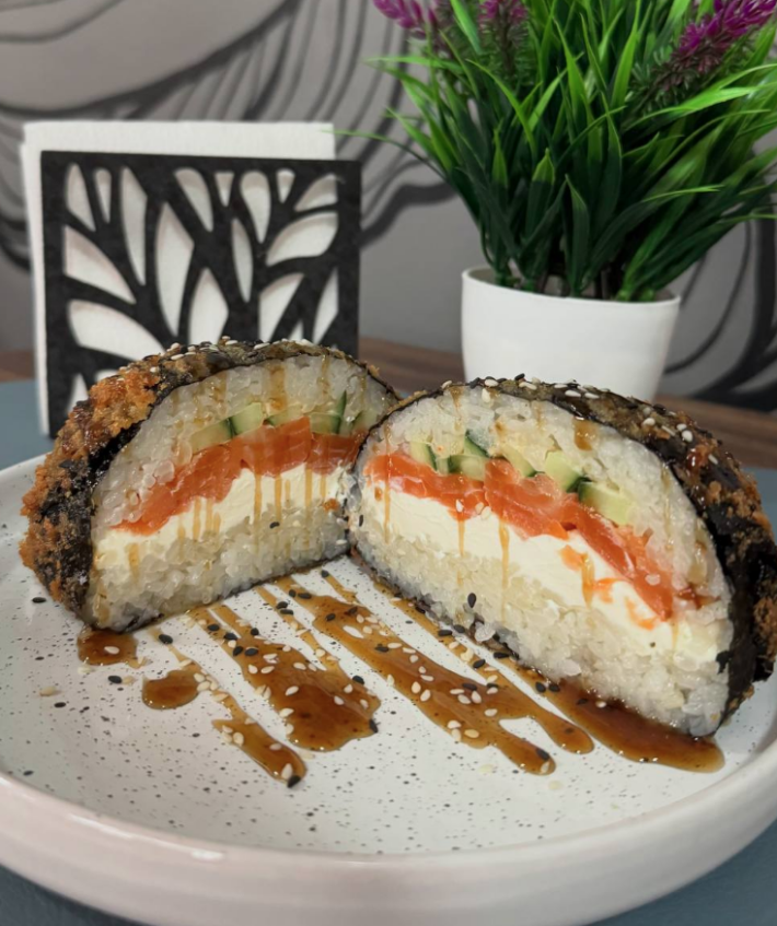 Суши-бургер с креветками